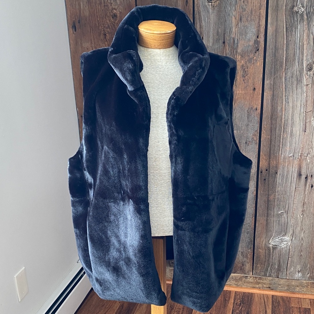 Loft black faux fur super soft vest with collar w pockets Sz Xl